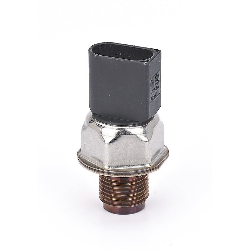 ¿Cómo mejora un sensor de presión del riel de combustible la eficiencia y el rendimiento del motor?